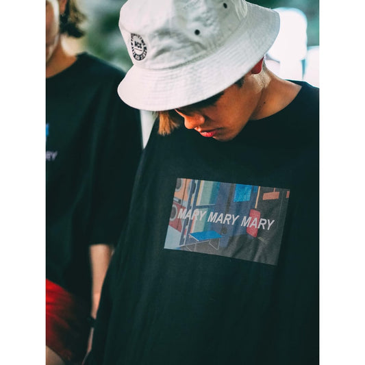 喫煙所にて -Black-