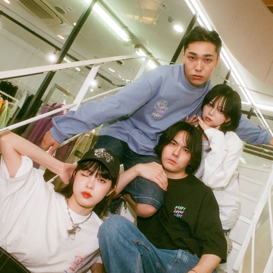 4人組コラージュ ロンT -White- 【マリマリマリー×マンガートビームス】