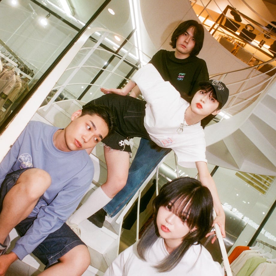 ほろ酔いとくちゃん ロンT -Black- 【マリマリマリー×マンガートビームス】