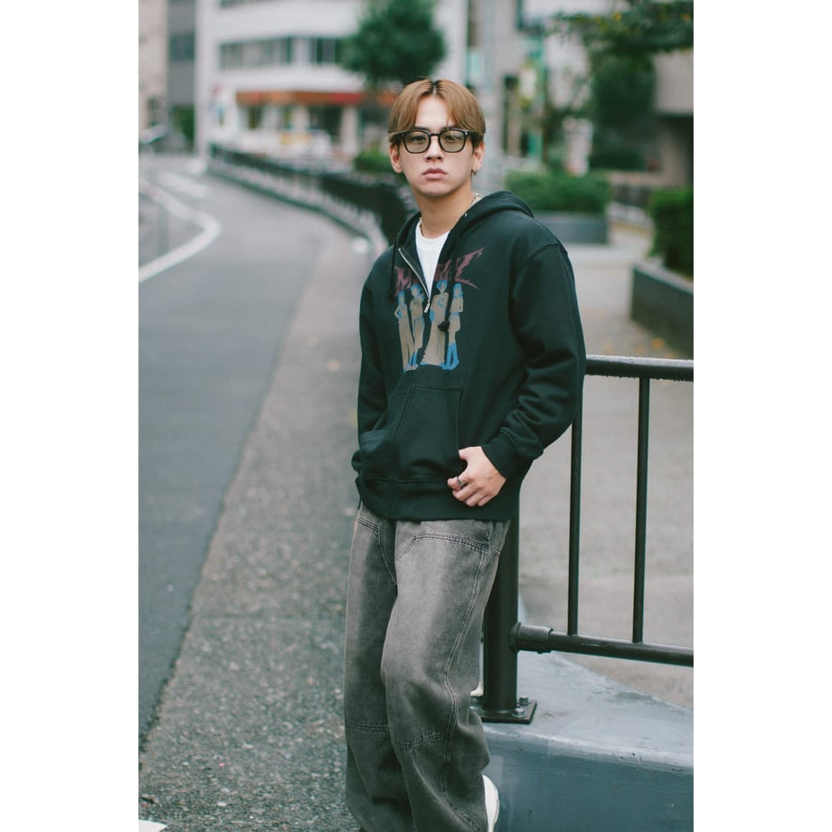 グランジロゴ ジップパーカー -Black-